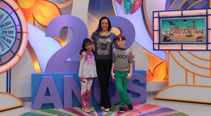 "Bom Dia & Cia" completa 22 anos e SBT comemora vice-liderança do programa