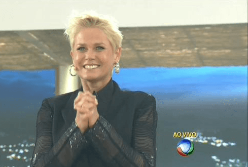 Xuxa faz reunião com equipe e decide ajustes no programa