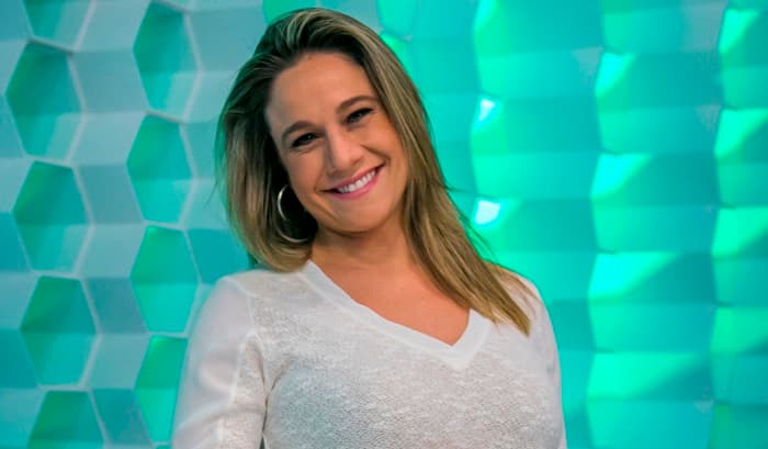"Muito feliz por tudo", declara Fernanda Gentil ao entrar em licença-maternidade