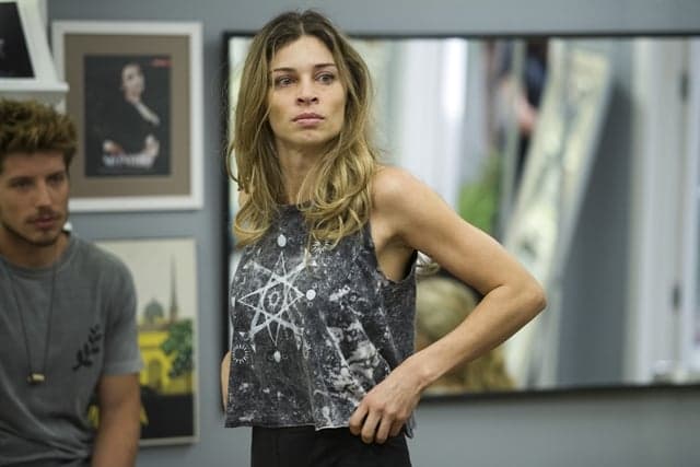 "Verdades Secretas": Larissa é humilhada por Fanny