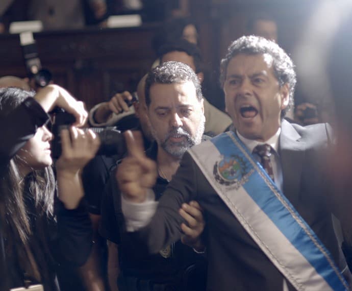 "Babilônia": Aderbal é preso e Consuelo se torna governadora