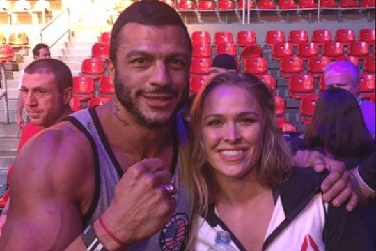 Nocaute: Kleber Bambam leva fora da campeã do UFC, Ronda Rousey