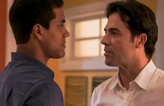 Cláudio Lins diz que público torce por beijo entre Ivan e Sérgio