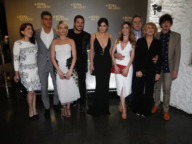 Renata Sorrah ficou apenas trinta minutos na festa de "A Regra do Jogo"