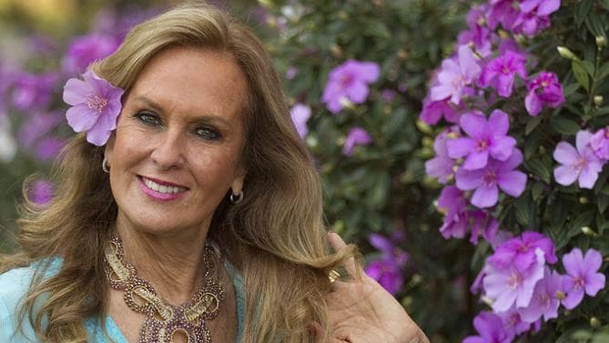 Helô Pinheiro revela traição ao marido com Roberto Carlos: "fiquei entusiasmada"