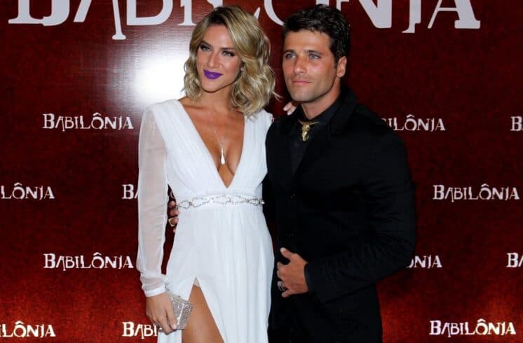 Giovanna Ewbank revela que não fez beijo técnico em cena com Bruno Gagliasso