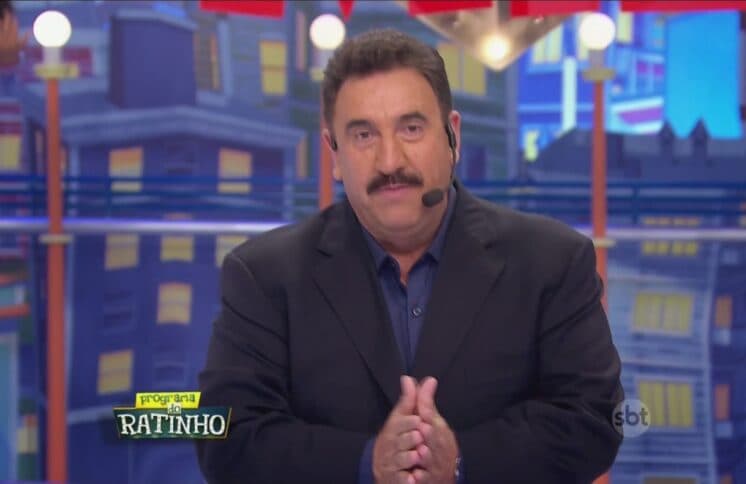 Ratinho critica "modelo da outra emissora": "Fez um monte de sacanagem e agora quer pagar de santa?"
