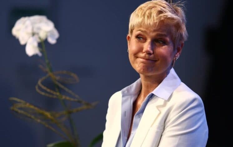 Xuxa revela que não poderá falar sobre religião em programa da Record