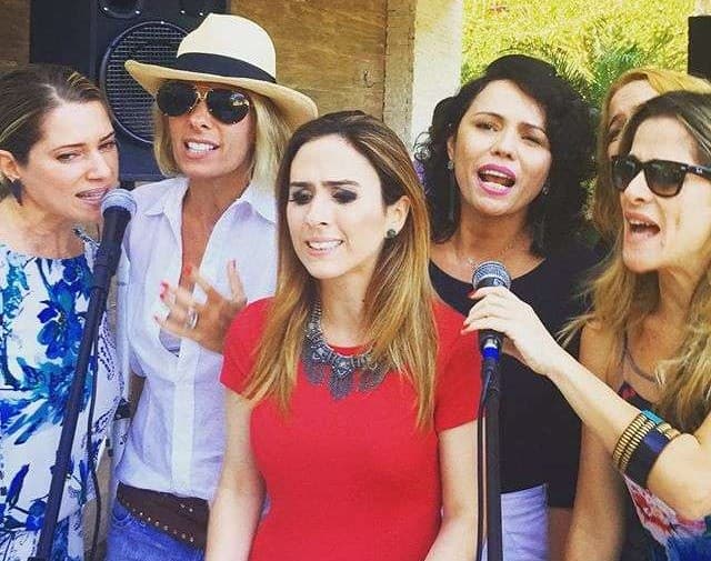 Atrizes de "I Love Paraisópolis" fazem homenagem à Xuxa em festa