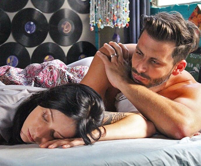 "I Love Paraisópolis": Gabo e Ximena passam a noite juntos ; confira o resumo do capítulo desta quarta-feira (26)
