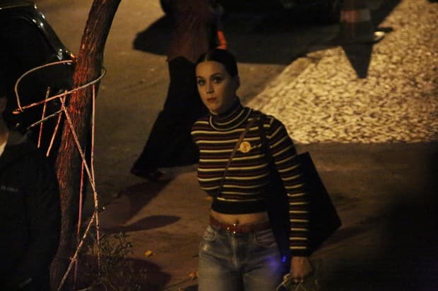 Fotógrafo tenta se aproximar de Katy Perry e é ameaçado por seguranças da cantora; confira!