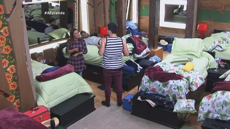 "A Fazenda 8": Clima entre Mara e Thiago não é dos melhores
