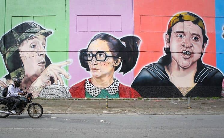 Intérprete do Quico visita exposição do "Chaves" em São Paulo