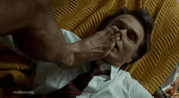 Nova cena de Reinaldo Gianecchini sem roupa em "Verdades Secretas" repercute na internet; confira!