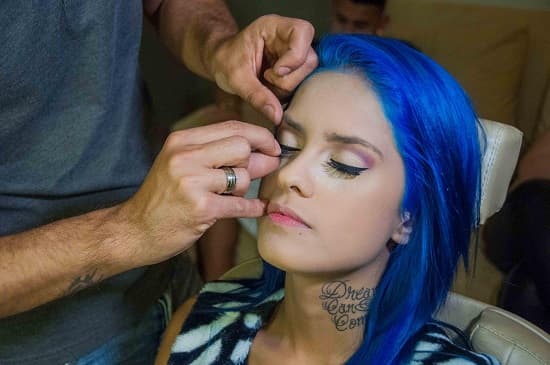 MC Tati Zaqui se transforma em Katy Perry no "TV Fama"; confira!