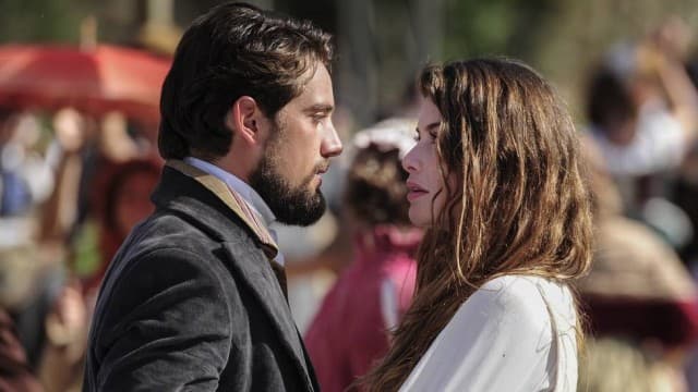 "Além do Tempo": 150 anos depois, Lívia e Felipe se reencontram em metrô