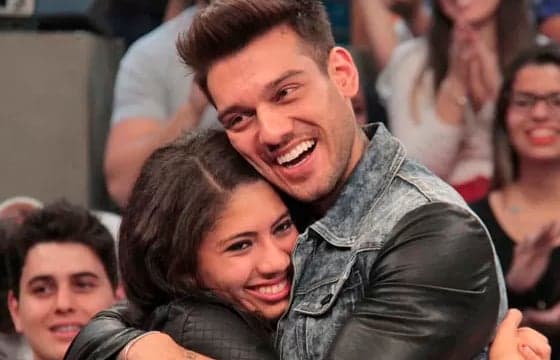 Lucas Lucco confessa que costuma dar selinho em fãs: "não tem maldade"