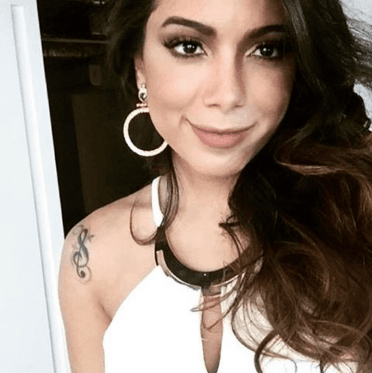 Novo clipe de Anitta é elogiado por site de famosos nos EUA