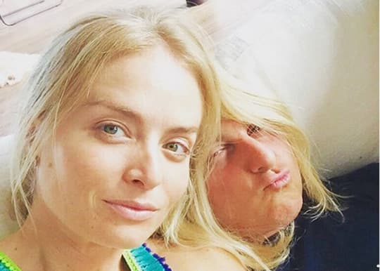 Angélica aparece sem maquiagem em foto e é elogiada: "Linda por dentro e por fora"