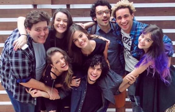 Camila Queiroz se despede do elenco de "Verdades Secretas"