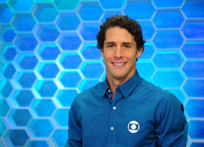 Flávio Canto dá chilique com acompanhante em premiação