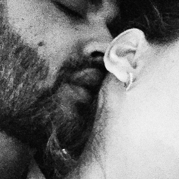 Recém-separado, Gusttavo Lima publica foto agarrado com mulher e depois deleta