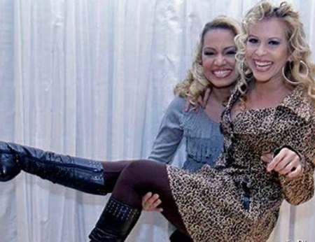 Após polêmica, Joelma se reaproxima da filha, que faz desabafo em rede social