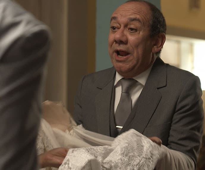 "I Love Paraisópolis": Júnior rasga o vestido de Soraya e implora ajuda a Eva; confira o resumo do capítulo desta sexta (11)
