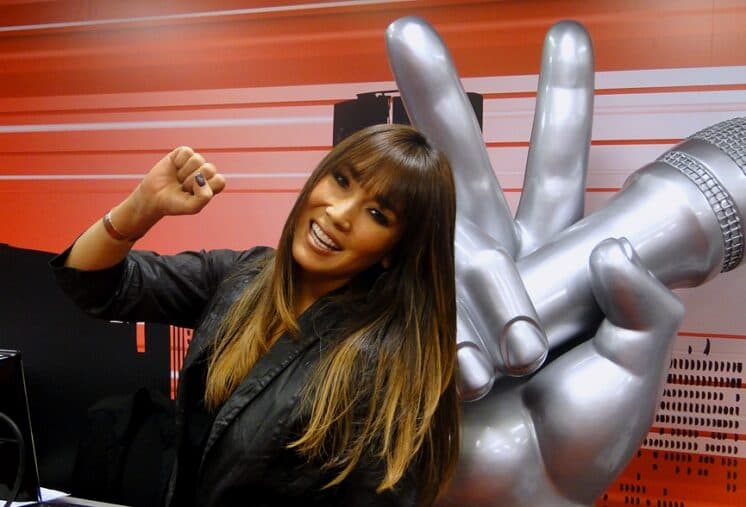 Daniele Suzuki volta ao posto de repórter do "The Voice"