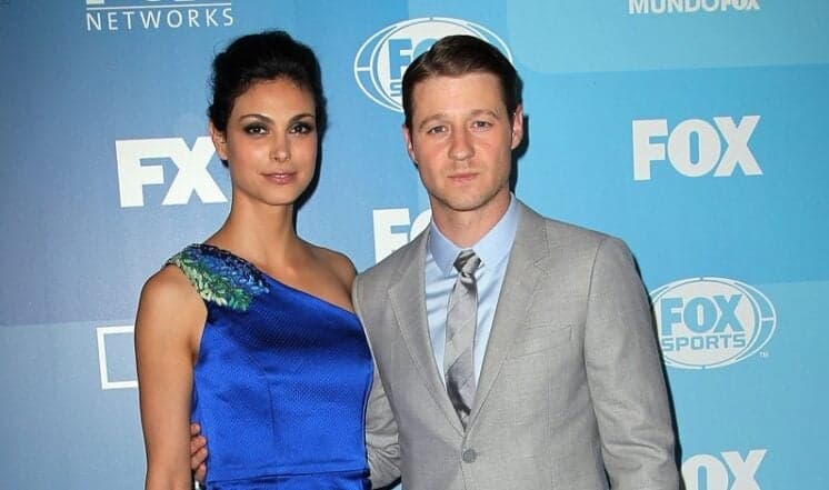Brasileira Morena Baccarin está grávida de Ben McKenzie, protagonista de "Gotham"