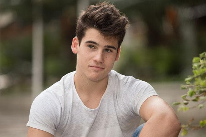 Protagonista de "Malhação", Nicolas Prattes se espelha em Cauã Reymond