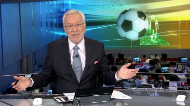 No "Jornal Nacional", Alexandre Garcia comete gafe e solta "roubada" em chamada do Brasileirão