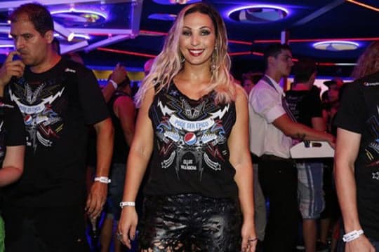 Furiosa, Valesca Popozuda bate boca com internauta em rede social; confira