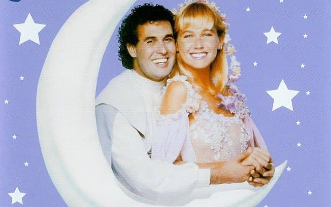 Sergio Mallandro revive Lua de Cristal no palco do Xuxa Meneghel