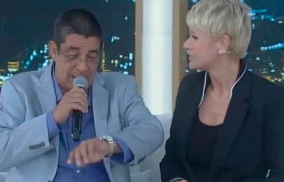 Zeca Pagodinho reclama de horário do programa da Xuxa: "doido para ir embora"