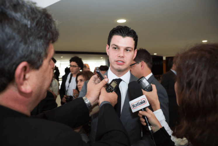 Presidente da Abert pede adiamento do prazo para o desligamento da TV analógica