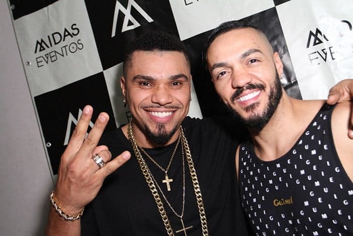 Naldo dá em cima de Gracyanne Barbosa e Belo se irrita