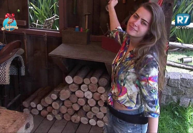 "A Fazenda": Rayanne é a segunda participante a tocar o sino