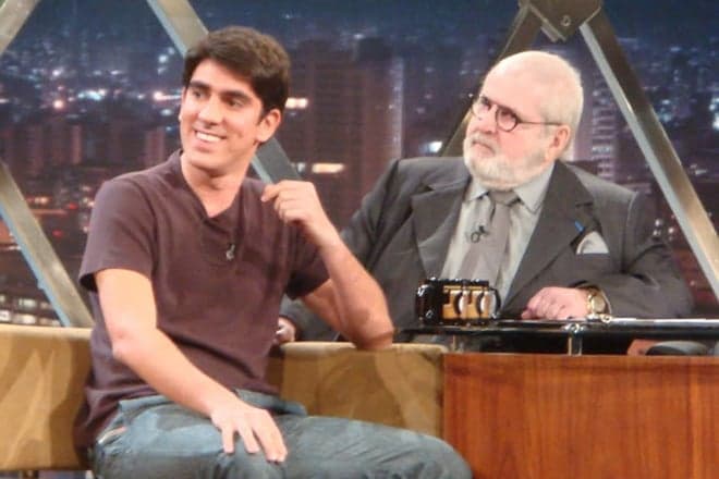 Programa de Marcelo Adnet poderá ser exibido às sextas