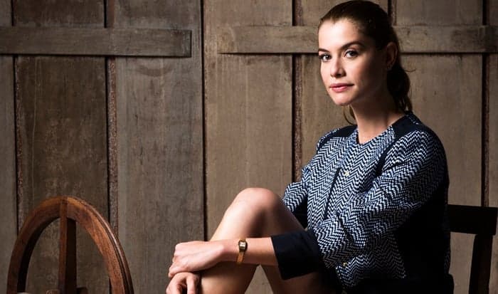 "Minhas maiores ferramentas de trabalho", diz Alinne Moraes sobre rugas
