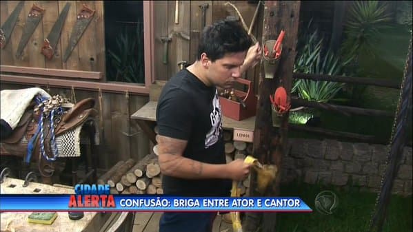 Record explora confusão de "A Fazenda" em programa policial