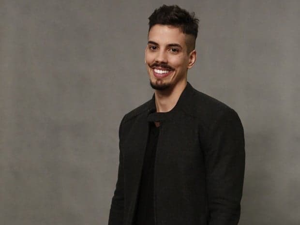 Felipe de Carolis fala sobre fama após novela: "Não gosto muito da exposição"