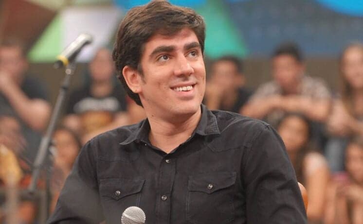 Irritado com flagra, Adnet está bloqueando internautas