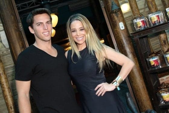 Danielle Winits confira volta com ex: "É meu amor"