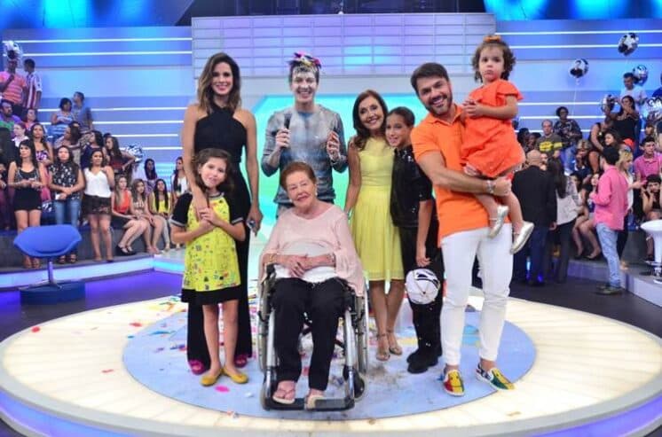 Famosos "se vingam" de Rodrigo Faro em aniversário do apresentador
