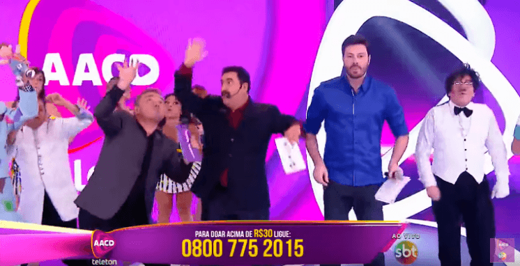 Gugu, Ratinho e Danillo Gentilli dançam "Pintinho Amarelinho" no Teleton