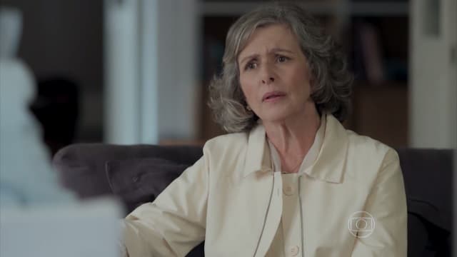 "Além do Tempo": Lívia fica indignada com Emília; confira o resumo do capítulo desta terça-feira (10)
