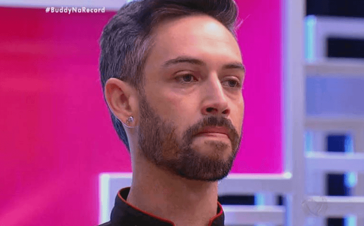 Participante pede para sair da "Batalha dos Confeiteiros", mas Buddy não aceita