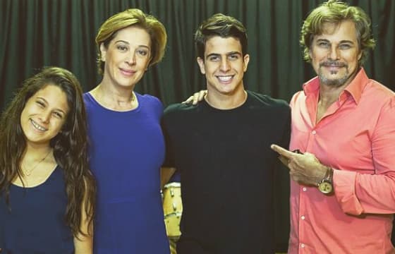 Filho de Claudia Raia e Edson Celulari descarta carreira artística: "Não me interessa"
