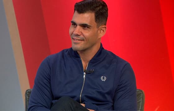 Juliano Cazarré diz que era 'espalhafatoso' antes de ser ator